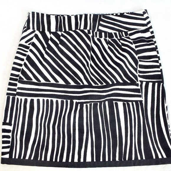 NWT Ann Taylor Black and White Safari Striped Pencil Skirt w/Black Hem Size 10 - Picture 1 of 5